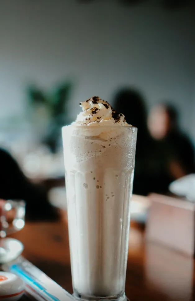 VANILYA MILKSHAKE=380 kcal