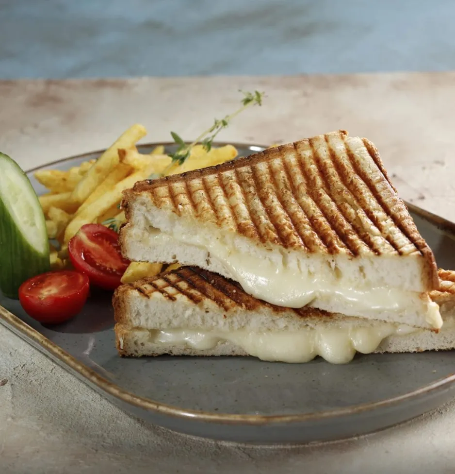 KAŞARLI TOST=350 kcal